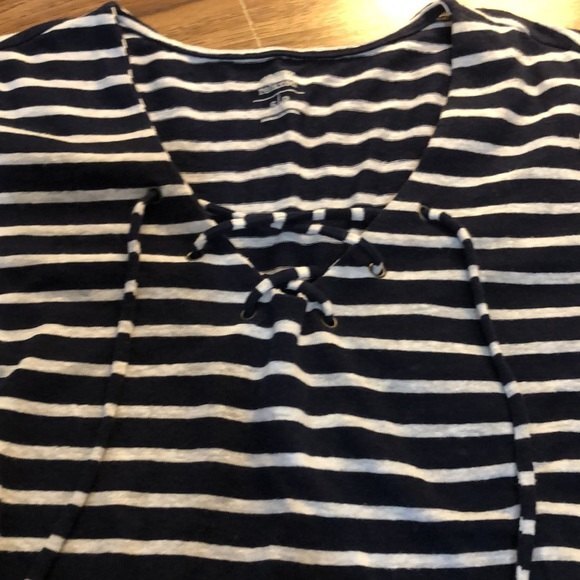 Old navy relaxed fit size small - Picture 2 of 6